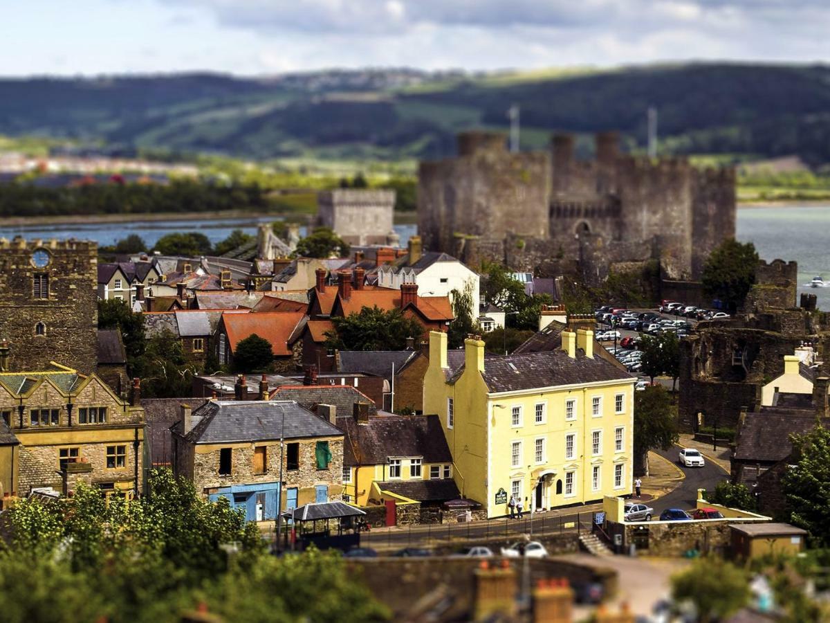 Number 18 Bed & Breakfast Conwy Exterior photo